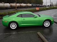 'Nother side view of the Camaro.