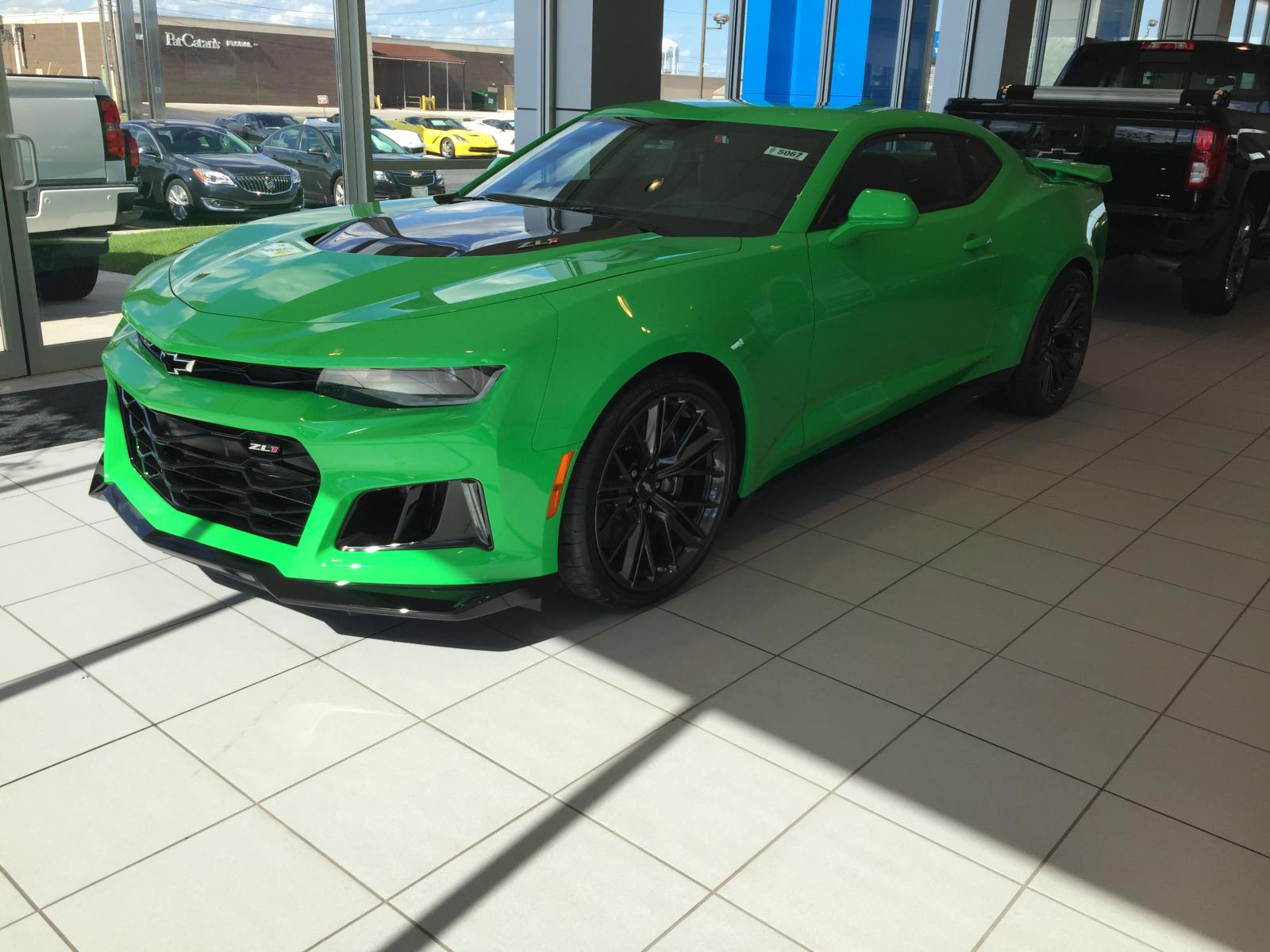 Saw a Krypton Green ZL1 - CAMARO6